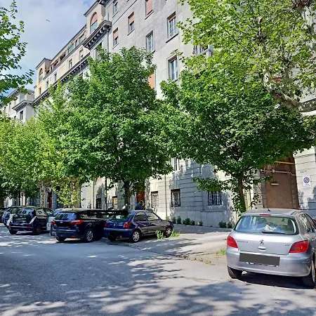 Noemi Miramar Trieste